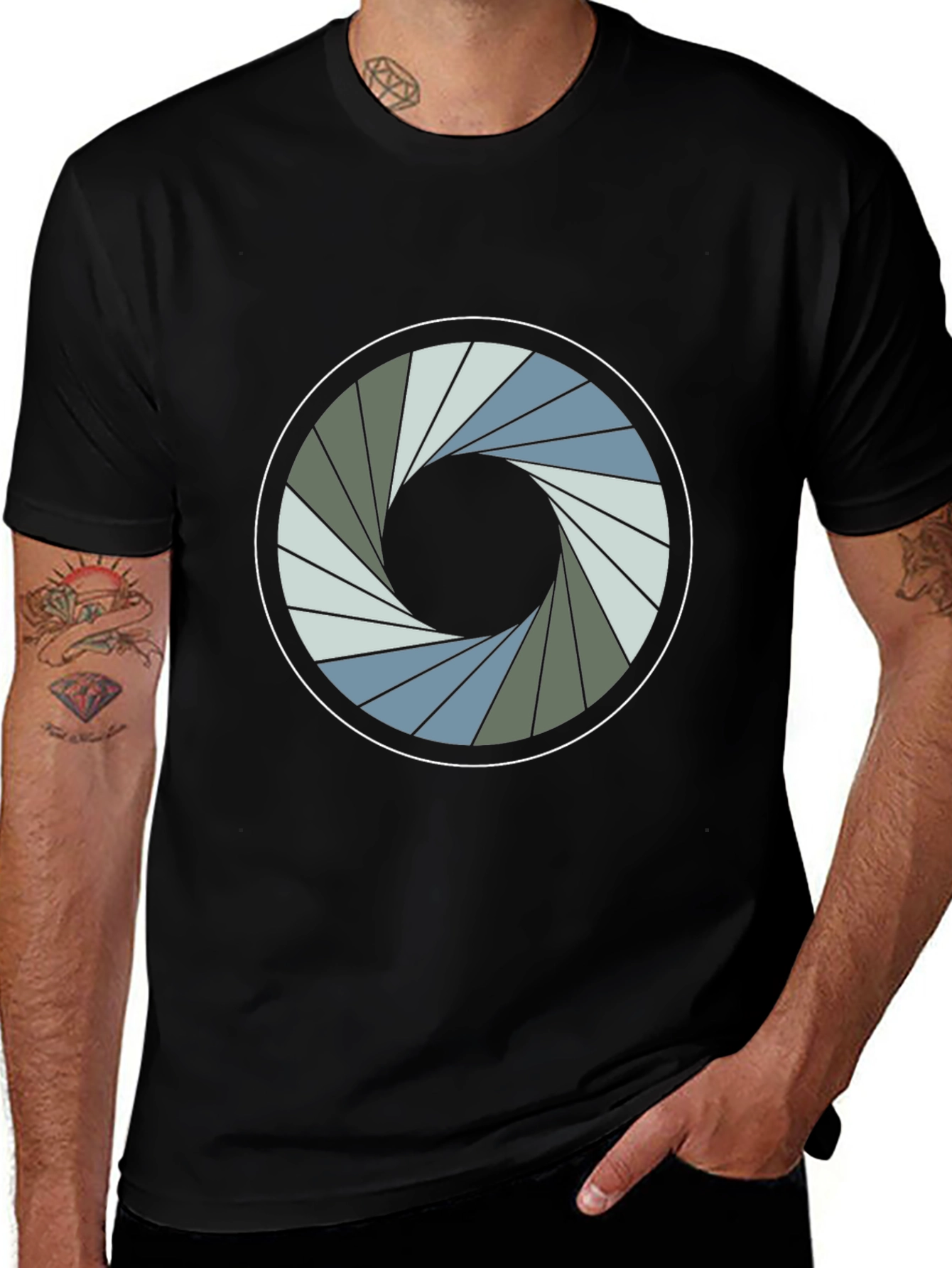 Abstract Iris Graphic Tee - Modern Style
