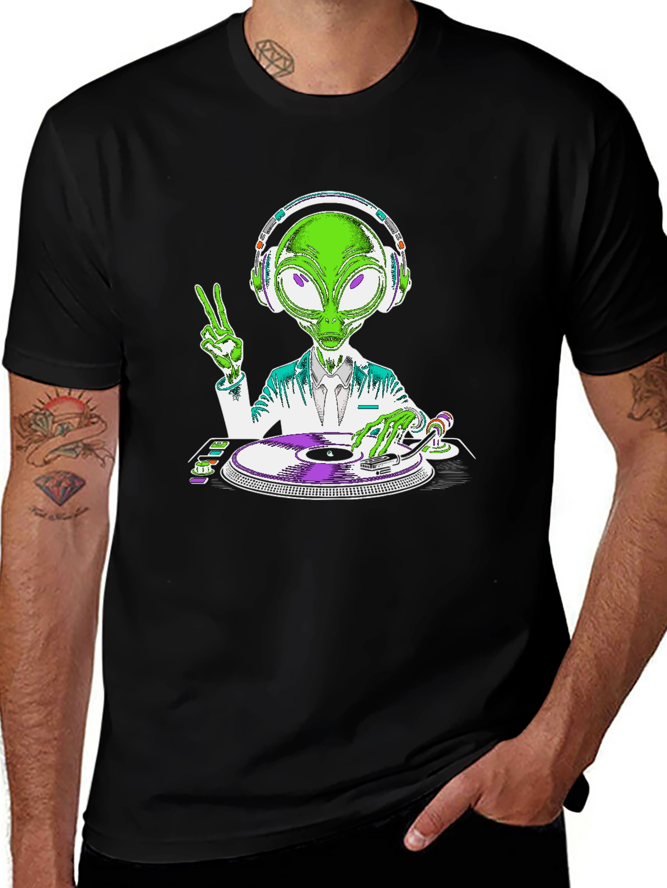 Alien DJ T-Shirt - Peace and Music