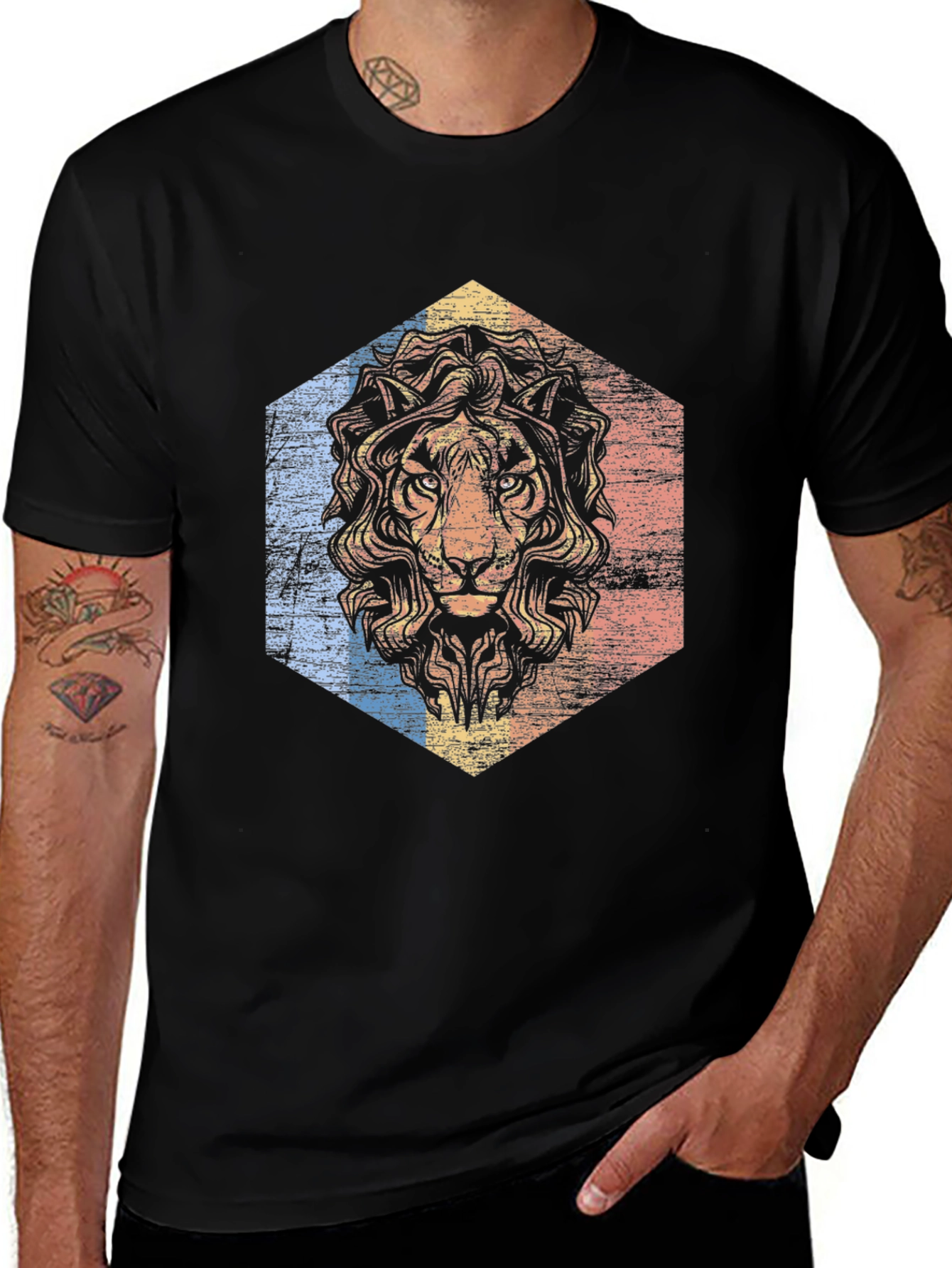 Lion Graphic Tee - Retro Style Black T-Shirt