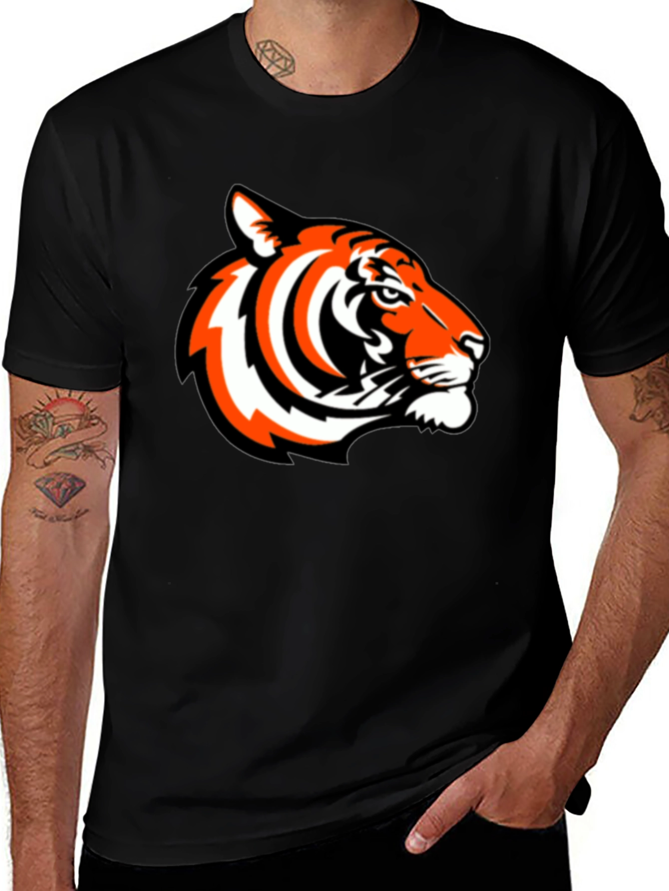 Bold Tiger Graphic Tee - Black Casual Comfort
