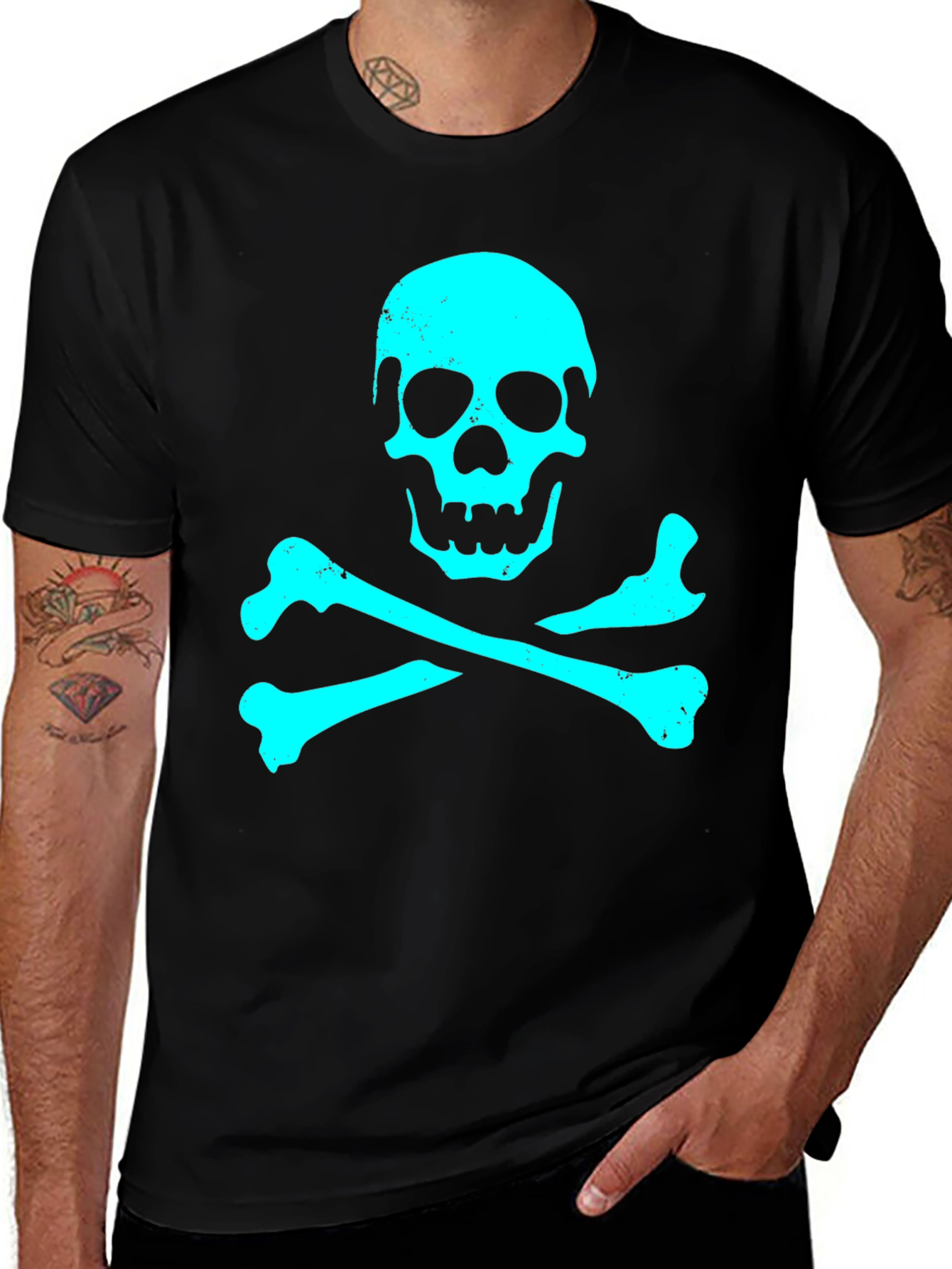 Skull & Crossbones Graphic Tee - Classic Pirate Style!