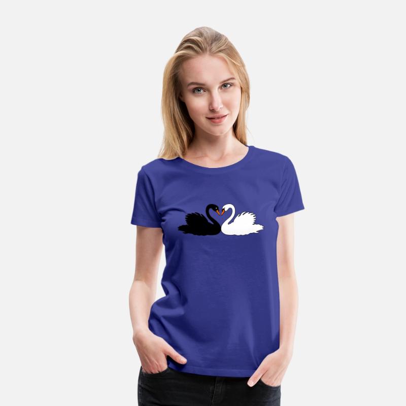 Black swan and white swan