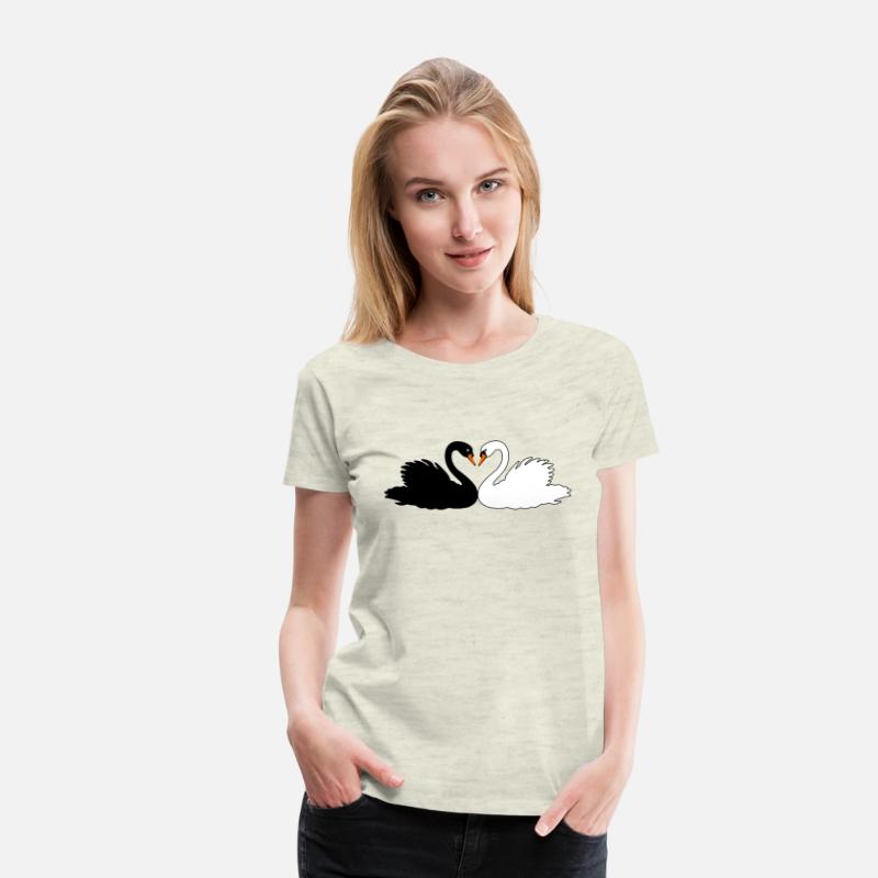 Black swan and white swan