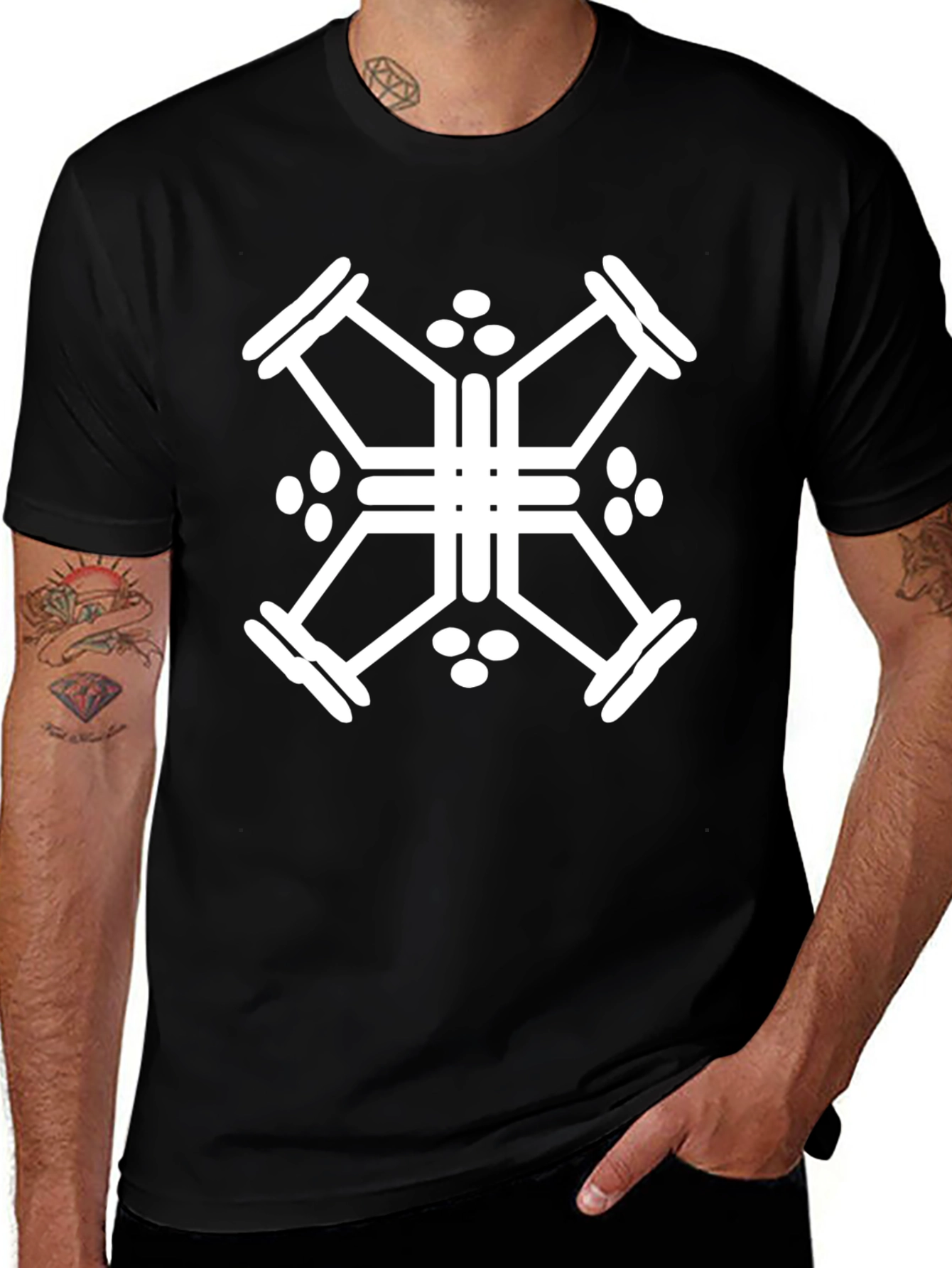 Geometric Print Black T-Shirt - Modern Design