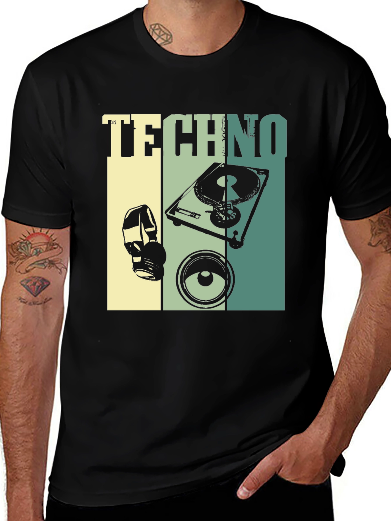 Techno Music Graphic T-Shirt - DJ Turntable Design